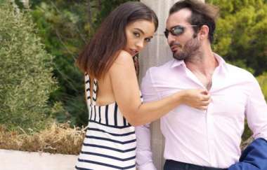 Ginebra Bellucci - Photographer Blows Model - Onlyblowjob