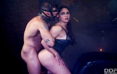 Marta Lacroft - Masked Man Submission - Houseoftaboo