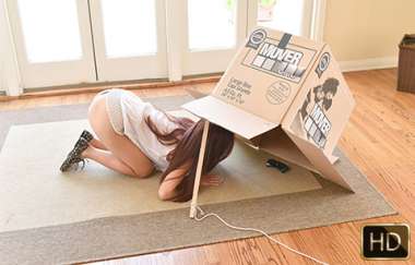 Elle Voneva - Tiny Thief Gets Trapped - Exxxtrasmall