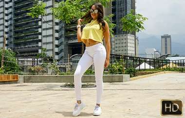 Cameron Bell - Sunglasses And Latina Asses - Oyeloca