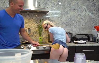 Alice Pink - Alice Pink Brings The Heat While Getting Fucked In The Kitchen - Yngr