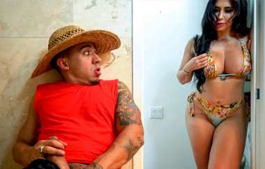 Valerie Kay - Gardener Fucks Valerie Kay - Assparade