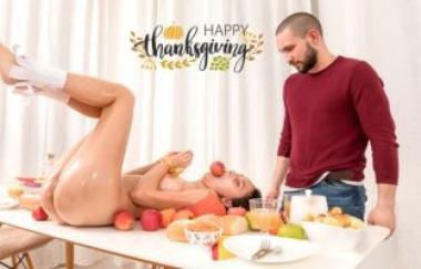 Regina Moonshine - Stuffing On Thanksgiving