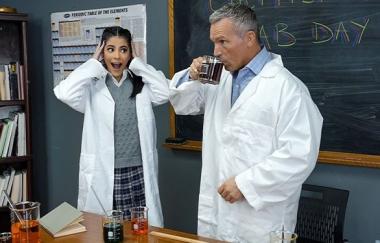 Angel Gostosa - Weird Science Innocenthigh