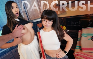 Kimora Quin, Mochi Mona - Spring Break Like A Pro