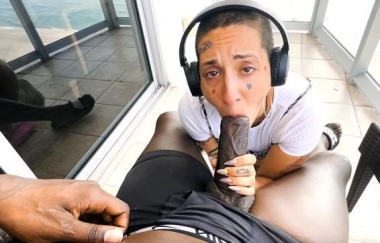 Gia Lovely - Beach Balcony Blowjob - Kingbbc