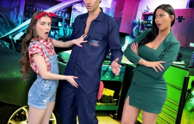 Sia Wood, Lola Pearl - The Mechanics Tiny Assistant