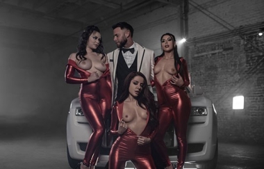 Gal Ritchie, Vanna Bardot, Scarlett Alexis - A Dark Night - Luxeplayhouse