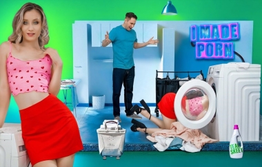 Lily Blossom - Fuck Me Outta Here! Russian Teen Gets Stuck And Fucked