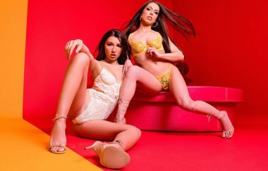 Maya Woulfe, Spencer Bradley - Get You A Girl Who Can Do Both