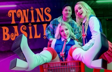 Khloe Kingsley, Eva Nyx - Fuck A Pair Of Twins?! Oh, Behave!