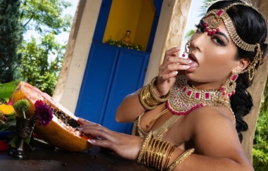 Jasmine Sherni - Totm - Jasmine In Bloom