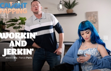 Jewelz Blu - Workin And Jerkin - Caughtfapping