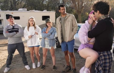 Aubree Valentine, Anna Claire Clouds - Sweethearts Episode 1 